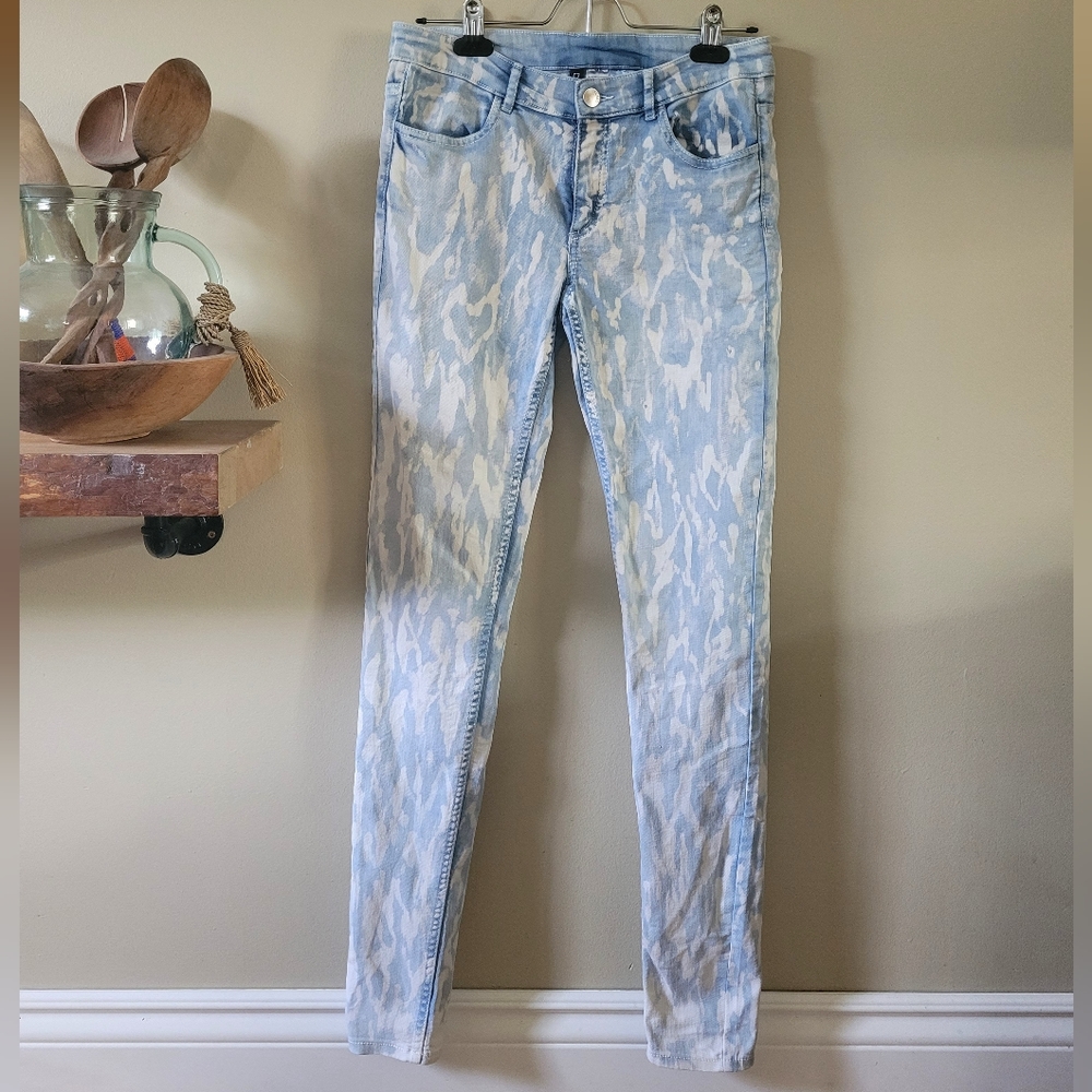 CLEARANCE Size 8 Jeans